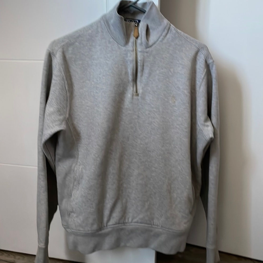 In great condition 3/4 zipper pullover